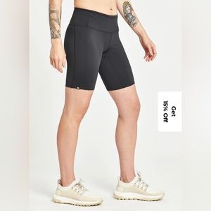 Oiselle Black O-mazing Pockets Compression Shorts, 6